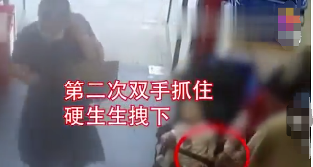 江苏苏州,老人8秒2次暴力强拽婴儿金手镯,只为回家给自己孙子戴