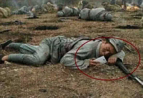 龚俊|笑死人不偿命的穿帮镜头，红孩儿坐塑料刀片，陈乔恩的吻戏好强势！