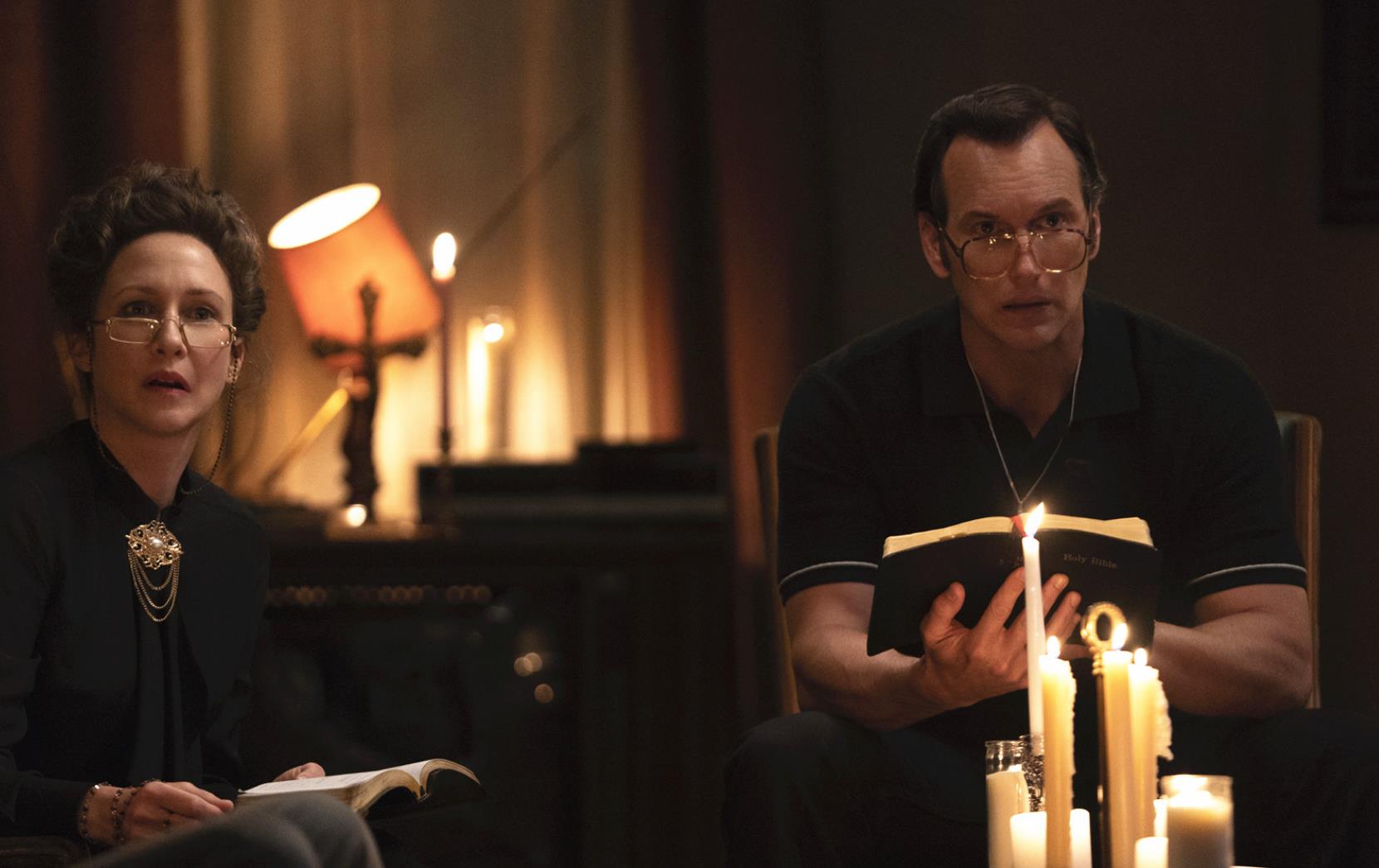 豆瓣|2021开分最高恐怖片，影院开灯放映，果断一星：因为吓的头疼