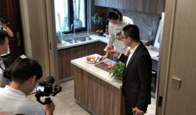 阳光语言矫正说|参观朱婷如今住的豪宅，坐落乡村气派豪华，她的努力终于获得回报