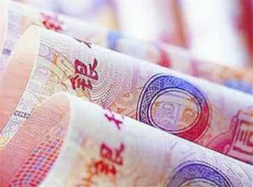 温州女子侵吞240万公款,包养90后情人维持畸恋,因老板查账暴露