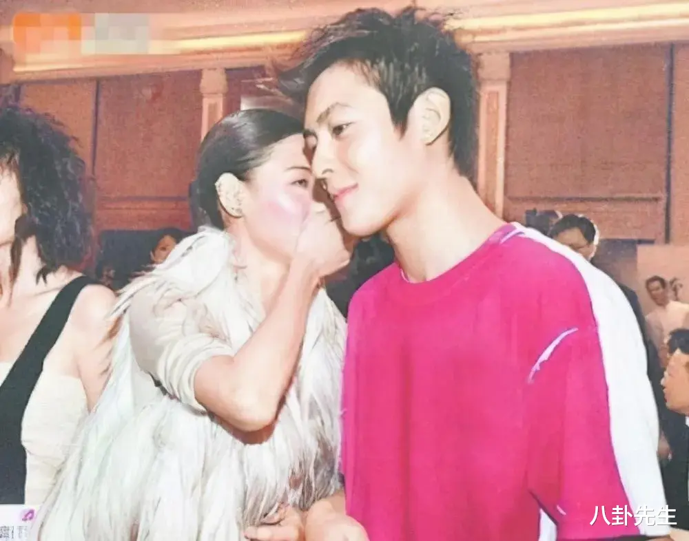 张柏芝|上天给了张柏芝迷人的美貌，却忘了赋予她美德和智商