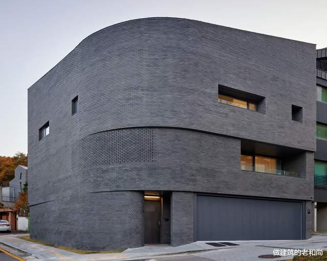 客厅|位于韩国城乡结合部的独立住宅：外部看似堡垒，内部朝庭院开放