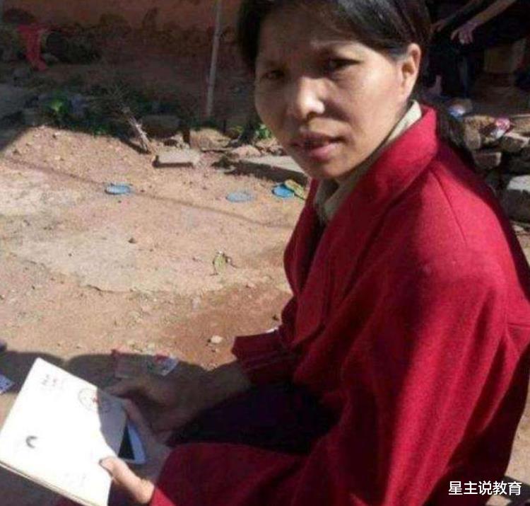 屠呦呦|学历高，读书多，却被说“愚蠢”？其实他们只是不符合期待罢了