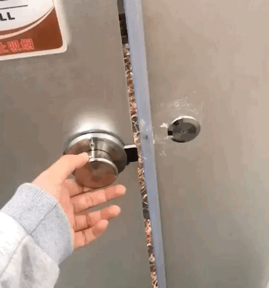 萌萌萌说|神回复：如果携带一把冲锋枪回到春秋战国，最高能混成什么职位？