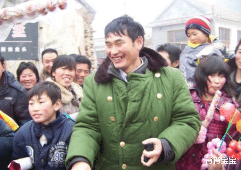 朱之文|大衣哥朱之文又起争议，花百万存款买车，网友：农民就应该低调！