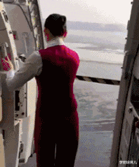 学姐说育儿|神回复:看到一位小姐姐在为难,我该伸出援手吗?神评亮了