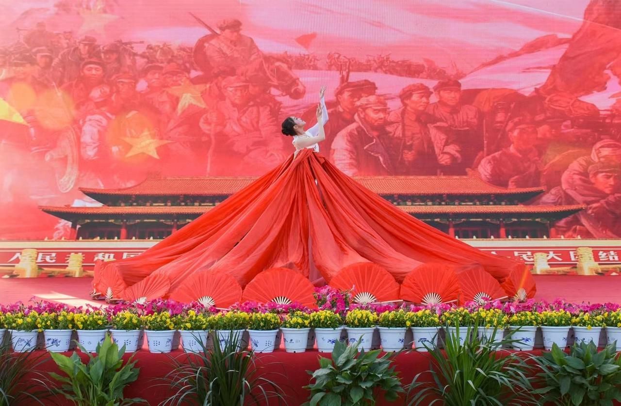 胡了说扒道 武汉新洲区阳逻一初，校园艺术节拉开序幕，庆祝建党百年