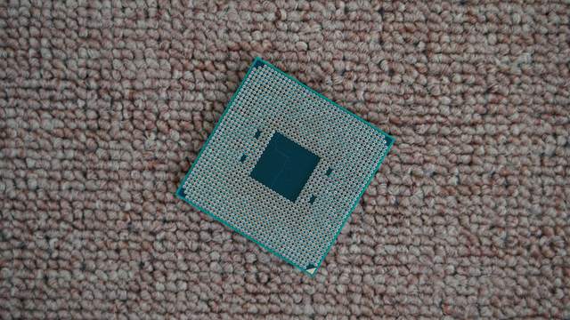 显卡|显卡太贵买不起？用AMD 5700G打造了一台能玩暗黑二重制版的ITX主机