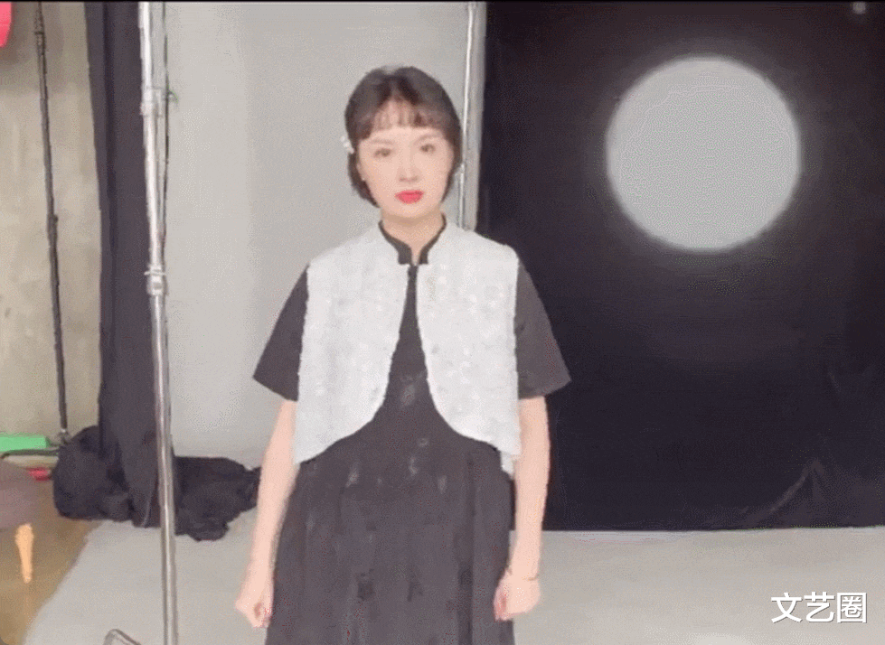 Angelababy|孙铱拍孕期写真，穿婚纱温婉动人，开心扭动身体动作灵活