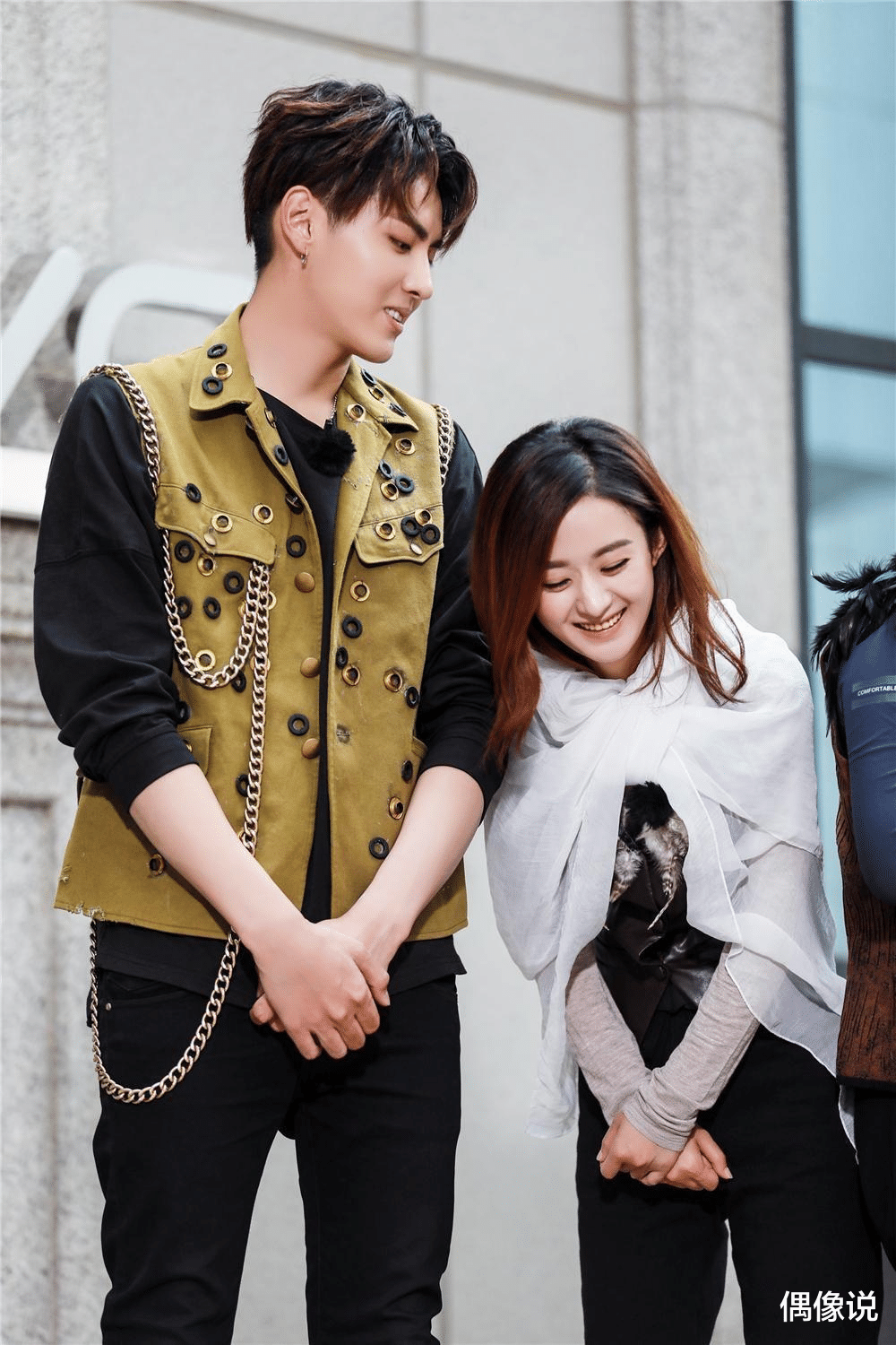 赵丽颖|微博之夜赵丽颖转身一刹那，吴亦凡的眼神好温柔！