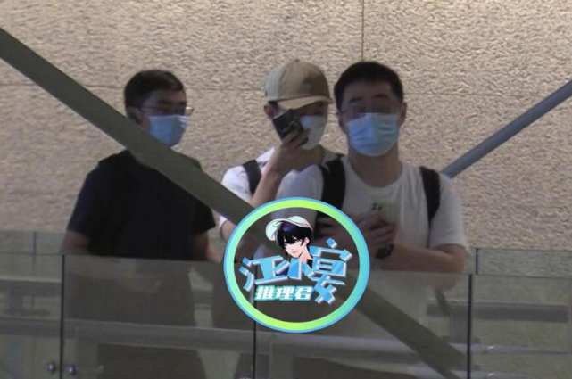 胡歌|霍尊纯男聊天群成员身份被扒，音乐人金承志否认：我不在群里，再问报警