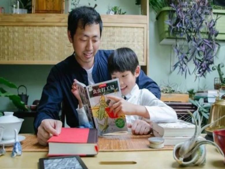 王昱珩|“水哥”王昱珩:清华毕业不上班,女儿只上半学期,神一般的存在