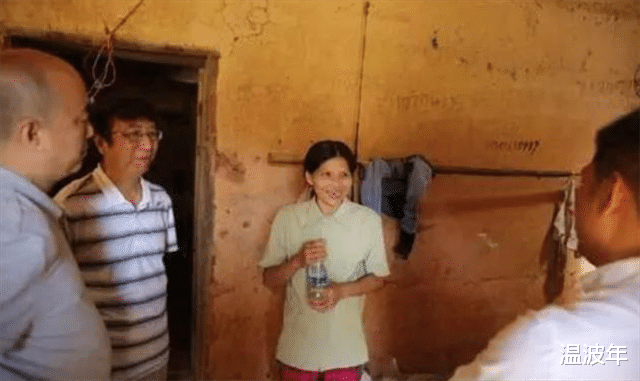 大学|人大学霸伍继红，毕业后无工作嫁给光棍，生育6个孩子后成低保户