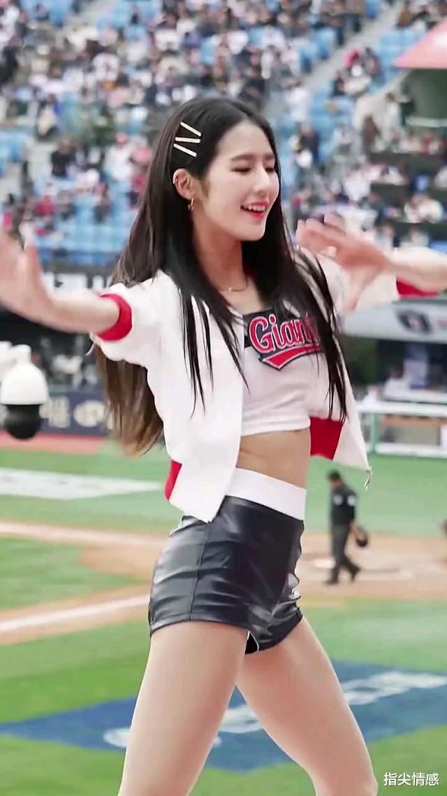 啦啦队|韩国拉拉队长热爱健身，身高176体重48，纤腰美腿惹人羡慕