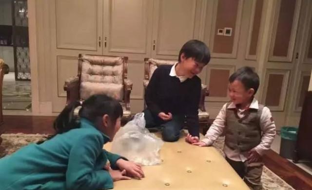 何沐青谈|朱小贞哥哥发文回林生斌：让人有一种气定神闲，看小丑跳梁的感觉