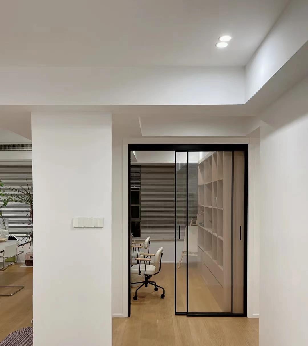 她的120㎡新居,全屋以白色为主,干净到“一尘不染”,越住越耐看