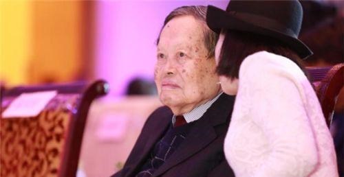 刘慈欣 刘慈欣：若世界上只剩2男1女，如果吃掉女性延续文明，你会吃吗？