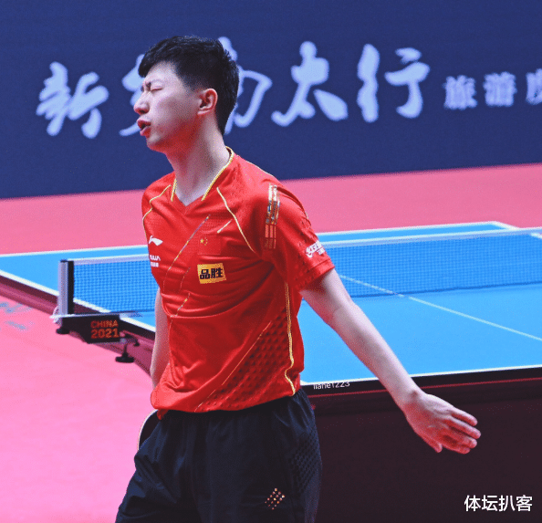 马龙|3-4！爆大冷！马龙轰然倒下，决胜局遭大逆转，黑马PK樊振东争冠