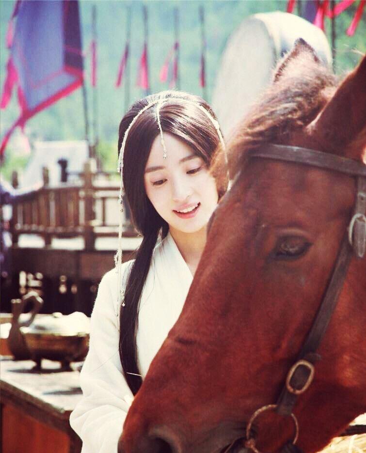 关晓彤|这5位女演员，有人说很漂亮，有人说很丑，你觉得呢？