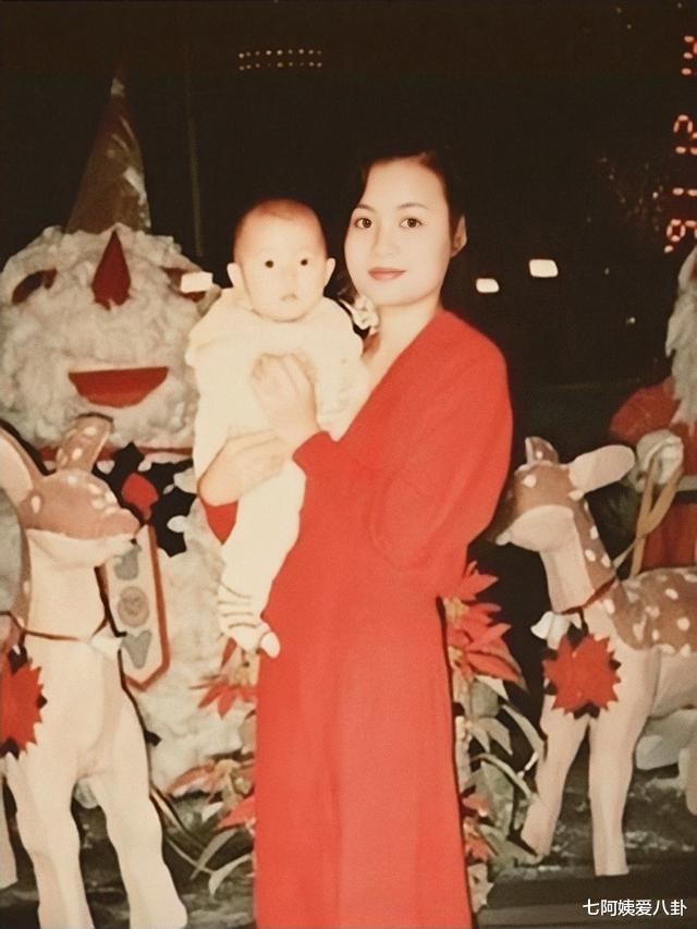 黄赌毒 郭美美，“干爹”改变了她的人生，“黄赌毒”葬送了她的青春年华