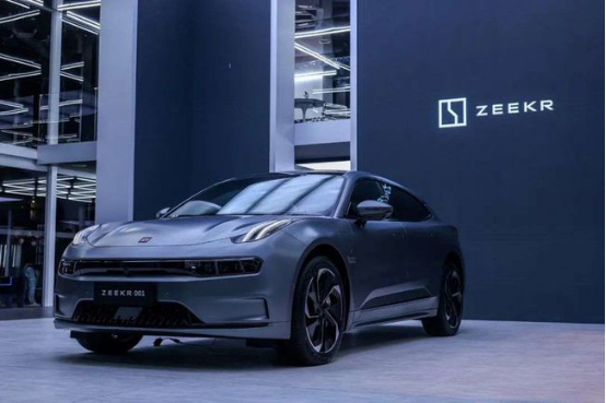 身份证 极氪:用力太猛,闪着“腰”了