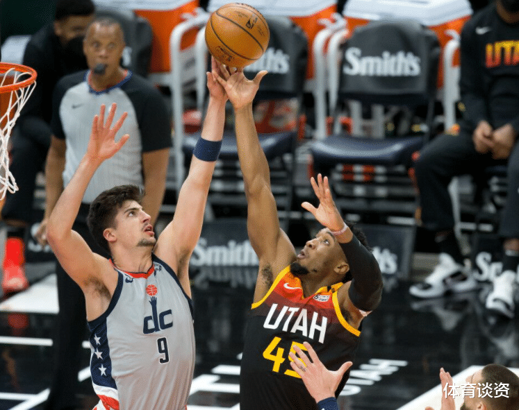 威斯布鲁克|25+14+14！威少把联盟第一打回原形，15中8造大冷门，篮板抢赢戈贝尔