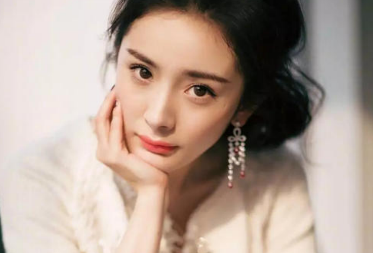 陈立农|83部待播剧一个人占了4部，杨幂被叫“流量花”实至名归！