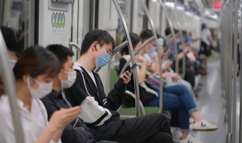 |城市“新群体”出现，住着好房开着车，过得却算不得好？