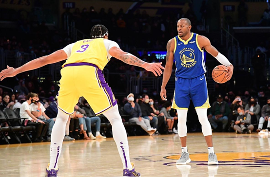 勇士队 炸裂！联盟爆火箭、勇士等三方交易，库里争MVP助夺冠、实力大增