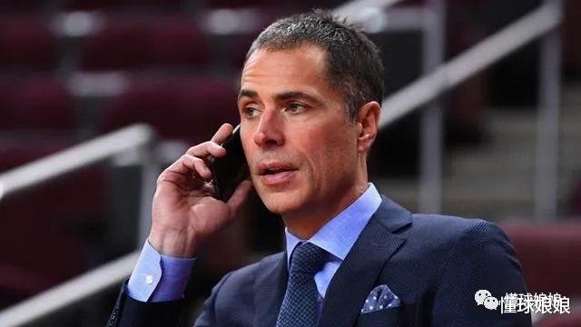 湖人队|詹姆斯招揽库里!疯了,现在的湖人可太混乱了