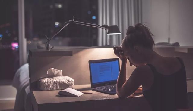 熬夜|几点睡觉才算熬夜?医生:不是11点,也不是12点,别不听劝