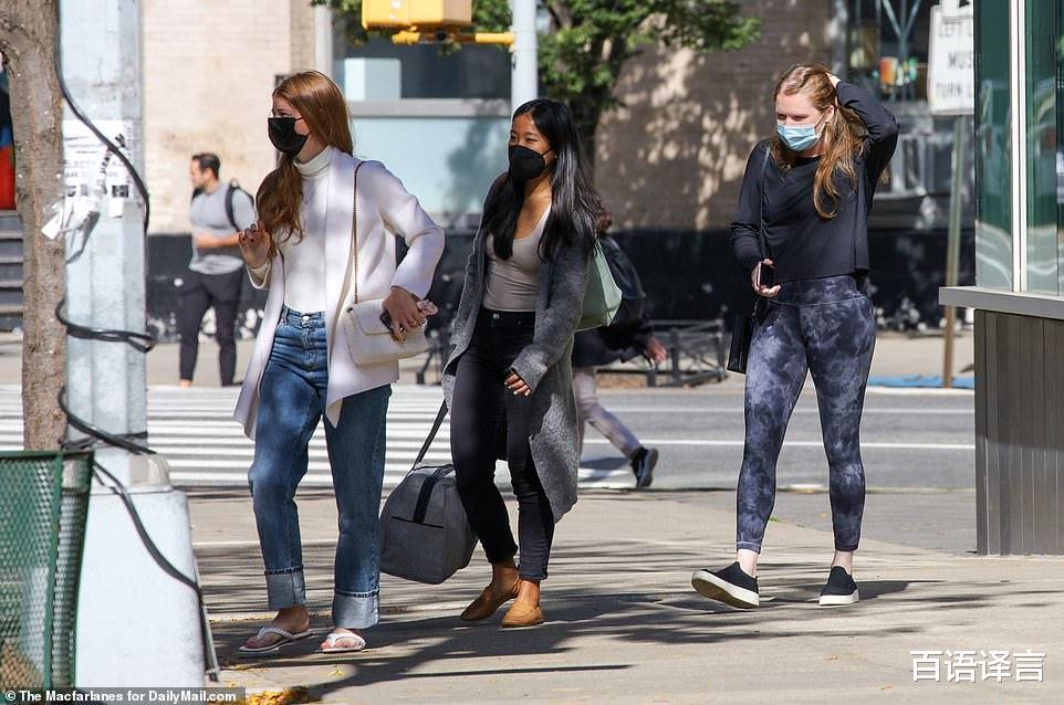 纽约|女儿要结婚了，盖茨亮相纽约心情好，梅琳达和女儿穿母子装美翻天