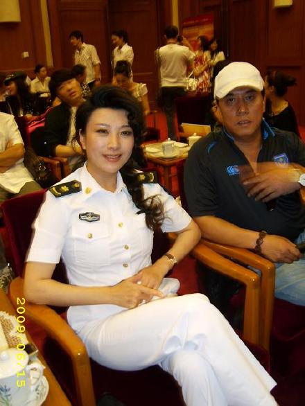 王静|著名演员王静：含泪拯救父母，将爱扩散，至今婚姻成谜