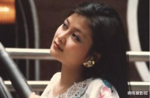 那英|她1首歌红了30年,气势不输那英,如今52岁仍单身