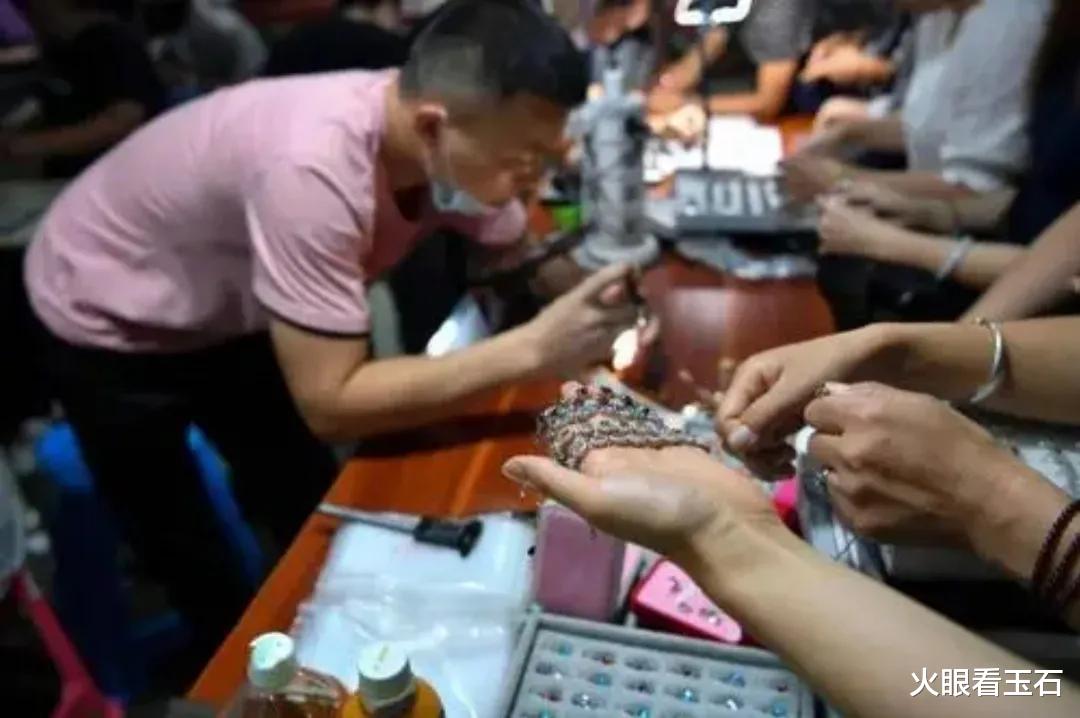 拳头|直播间的套路新升级，喜欢玩文字游戏，这次我也上当了