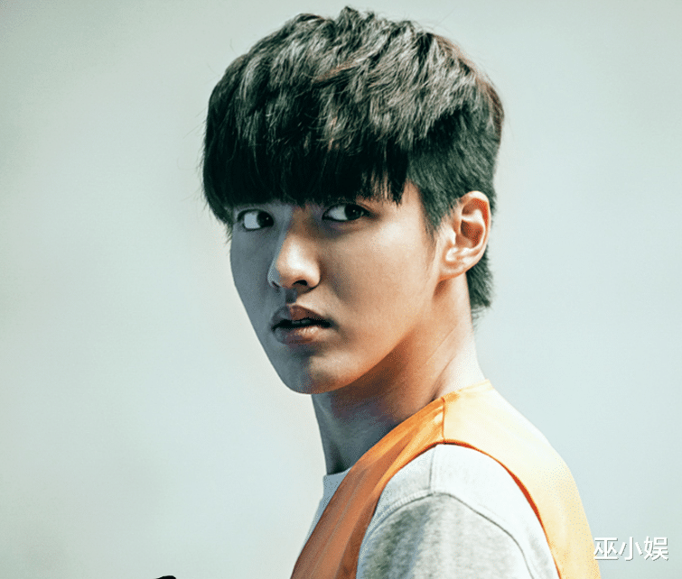 张家界|吴亦凡狱内生活曝光?房间脏乱不堪,几十人睡大通铺