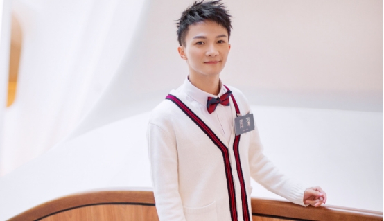 周深|周深：一个从心底散发着善良的人，一个认认真真唱歌的歌手！