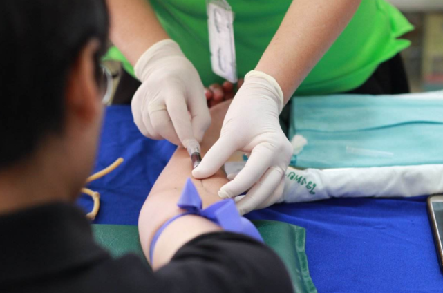 甘油|45岁大叔半年甘油三酯从5.4到1.6，内科主任：2种素食不妨多吃