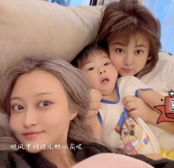 孙侨潞|孙侨潞去世一周年，妈妈来海上看望，鸣笛时引来蝴蝶细节惹人泪目