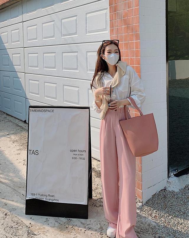 南風輕輕說 春天櫻花季一般的“粉色系穿搭”，時尚顯白又高級，誰穿誰溫柔