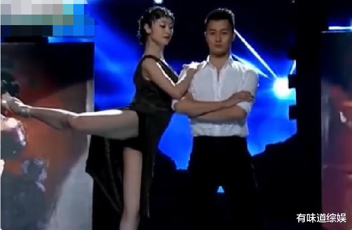 金星|女孩跳舞不穿安全裤，被金星叫停赶下台，曾和杨丽萍发生激烈争执