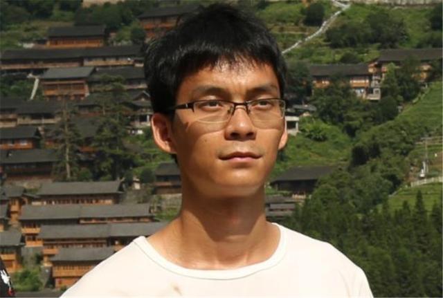 蔷薇妈妈育儿记|广西“考神”复读11年，参加了12次高考，今年考得如何了