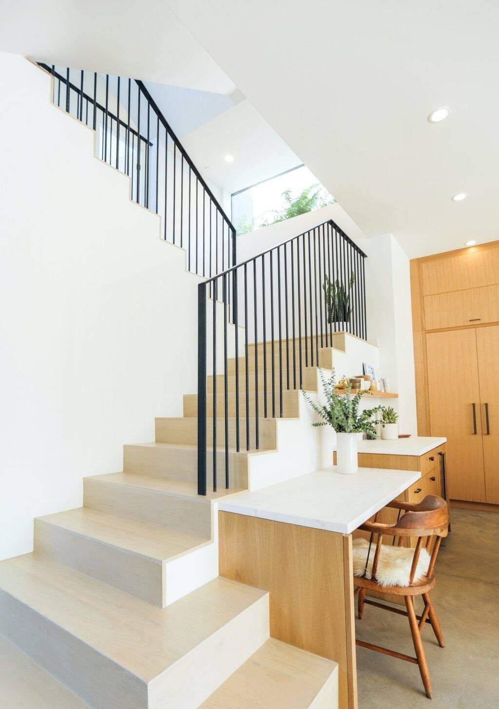 羡慕这套226㎡别墅,门前拥有20平休闲区,屋内装修也是温馨有格调