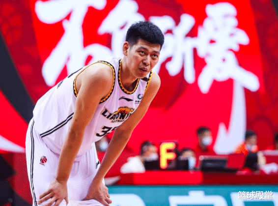朱荣振|朱荣振向NBA提交的选秀报名表正式通过，他也想去NBA玩一下？