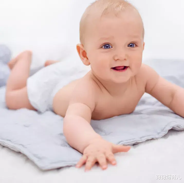 钧钧妈育儿|宝宝学走路的注意事项，宝妈们快学起来！