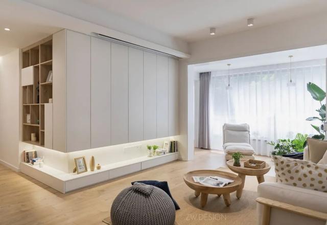 103㎡现代简约，留白+原木+绿植，让生活悠闲舒适有故事