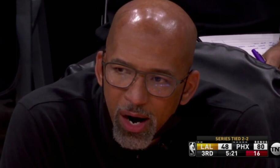 保罗|保罗受伤退场!强忍眼泪完成罚球,太阳主帅一脸哀伤,球迷快哭了