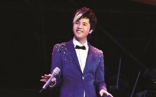 郑源|19岁靠唱歌1天赚1万，拒绝春晚邀请，38岁的他却没人敢说他耍大牌