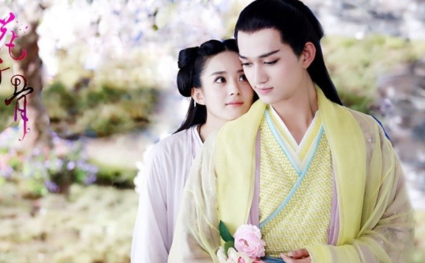 |有人被曝未婚生子，有人被拍隐婚带娃逛街，2021年真是孩子年？